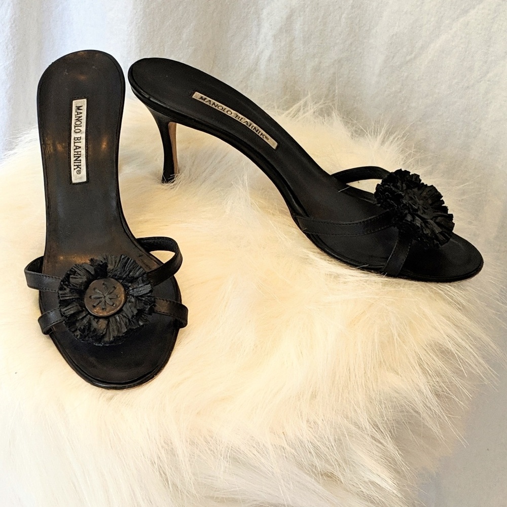 Manolo Blahnik TREND ALERT!!  kitten heels